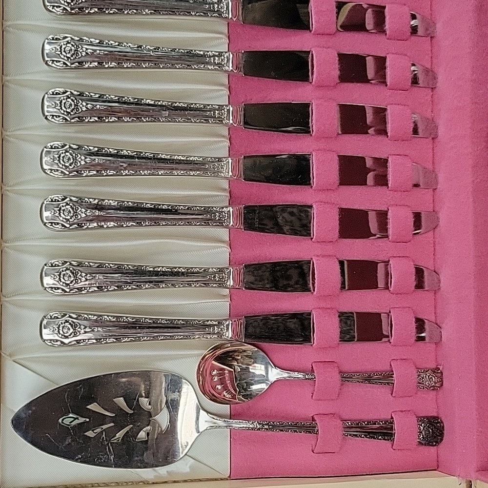 64 piece set (8 services) Rogers Silverplate International Silver comp. - Picture 17 of 17